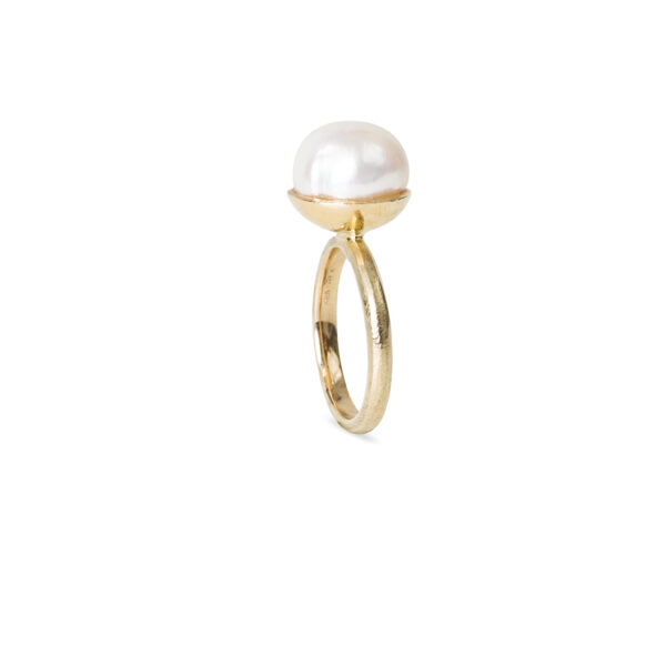 Guld ring med perle